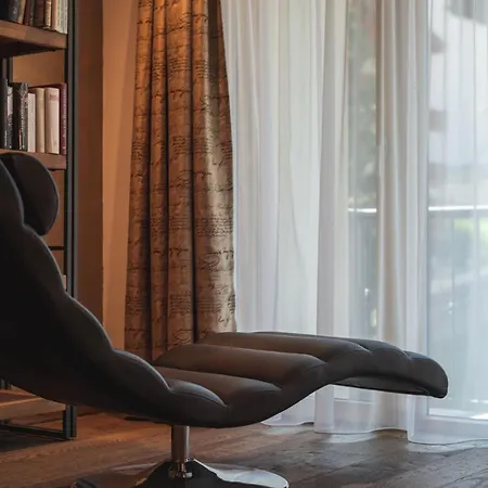 Joe's Place - Luxury Lifestyle