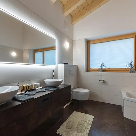 Joe's Place - Luxury Lifestyle زيرمات